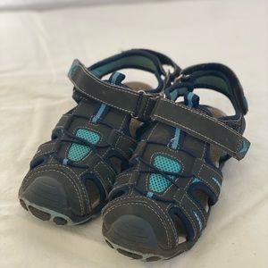 Boy sandals size 13